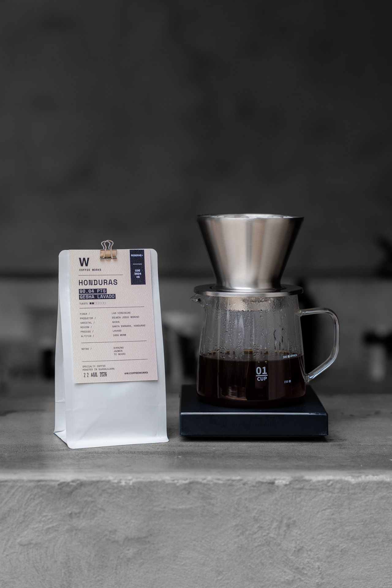 Honduras Gesha Lavado junto a una preparación de café filtrado